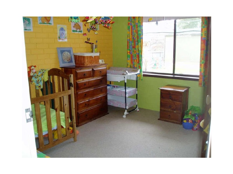 5 Gibson Drive, Burrumbuttock NSW 2642