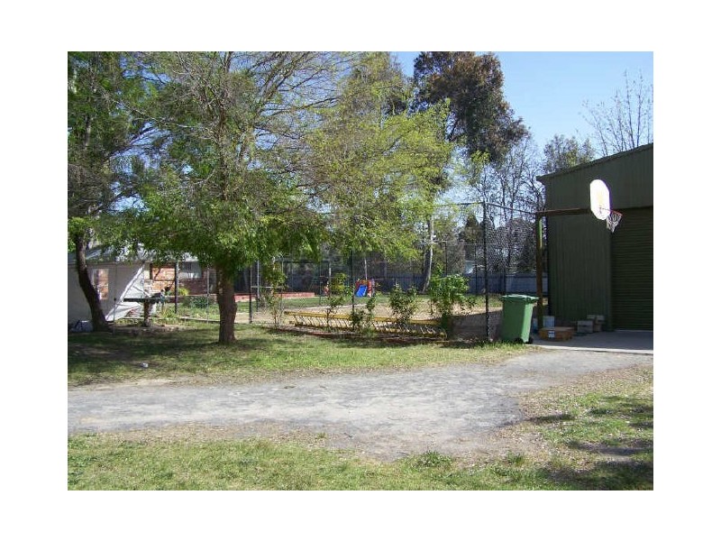 5 Gibson Drive, Burrumbuttock NSW 2642