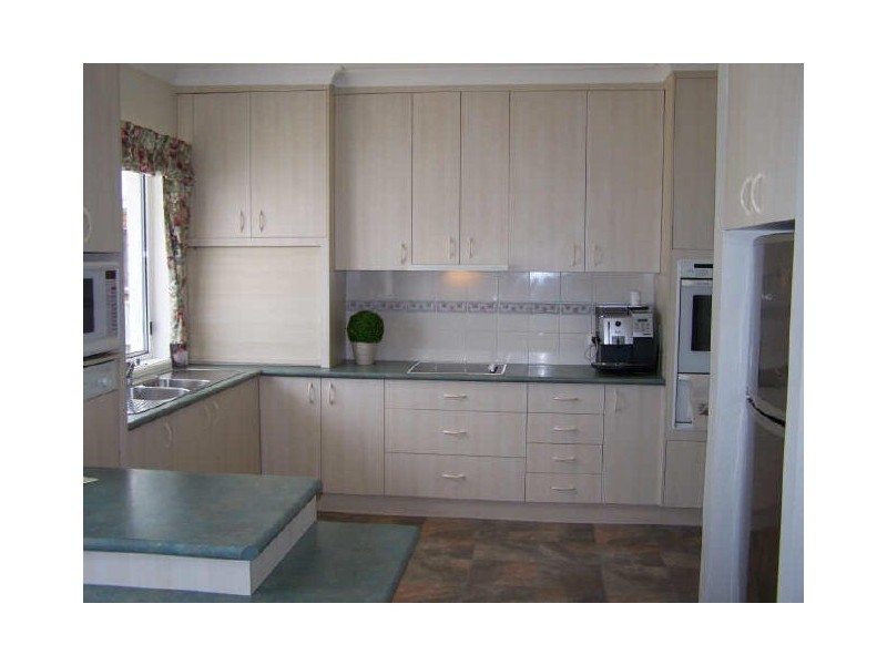 522 Prune Street, Lavington NSW 2641