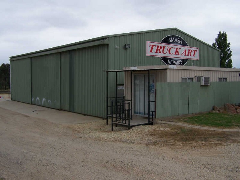 111 Catherine Crescent, Lavington NSW 2641