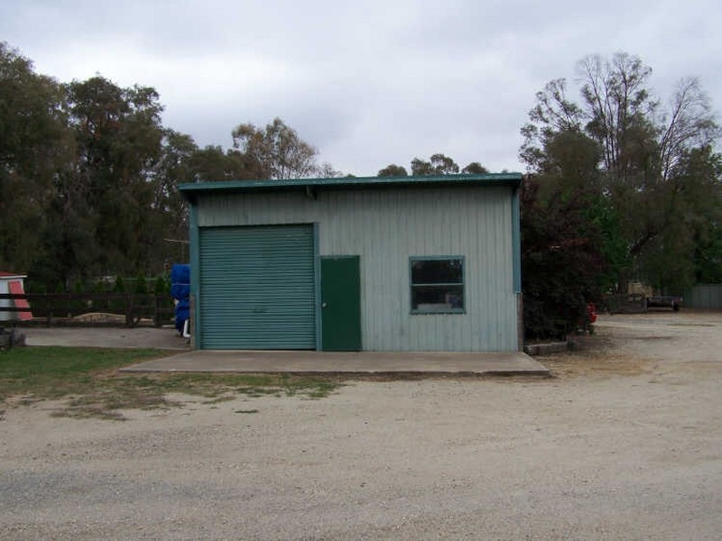 111 Catherine Crescent, Lavington NSW 2641