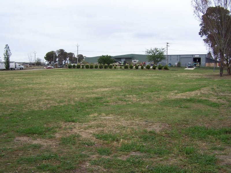 111 Catherine Crescent, Lavington NSW 2641