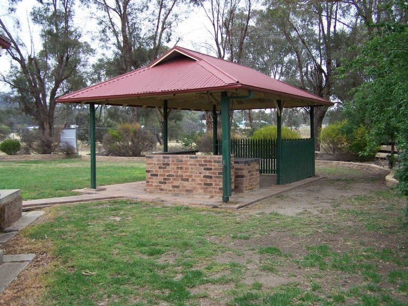 111 Catherine Crescent, Lavington NSW 2641