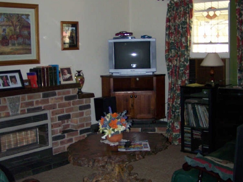 111 Catherine Crescent, Lavington NSW 2641