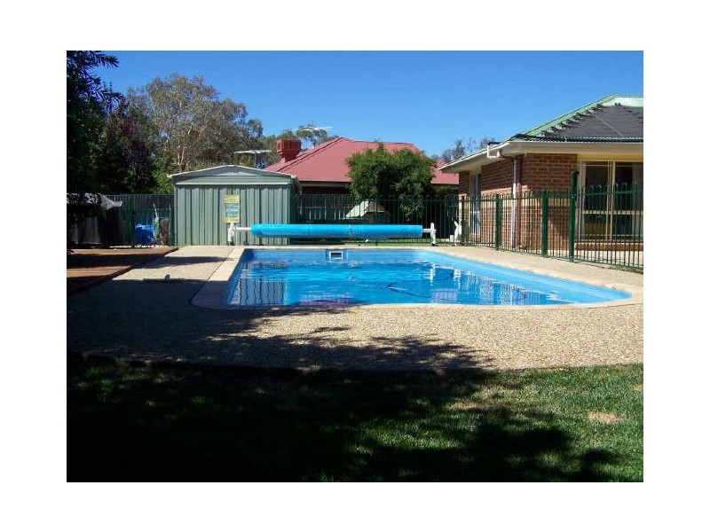 9 Heppner Court, Thurgoona NSW 2640