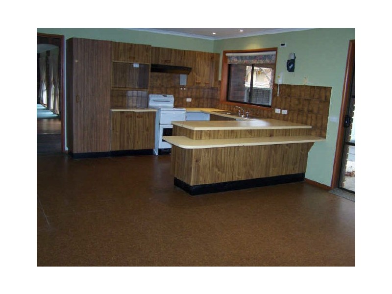 4 Kimberley Court, Lavington NSW 2641