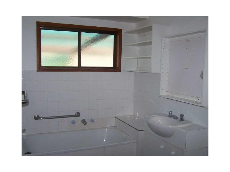 4 Kimberley Court, Lavington NSW 2641