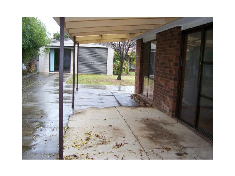 4 Kimberley Court, Lavington NSW 2641