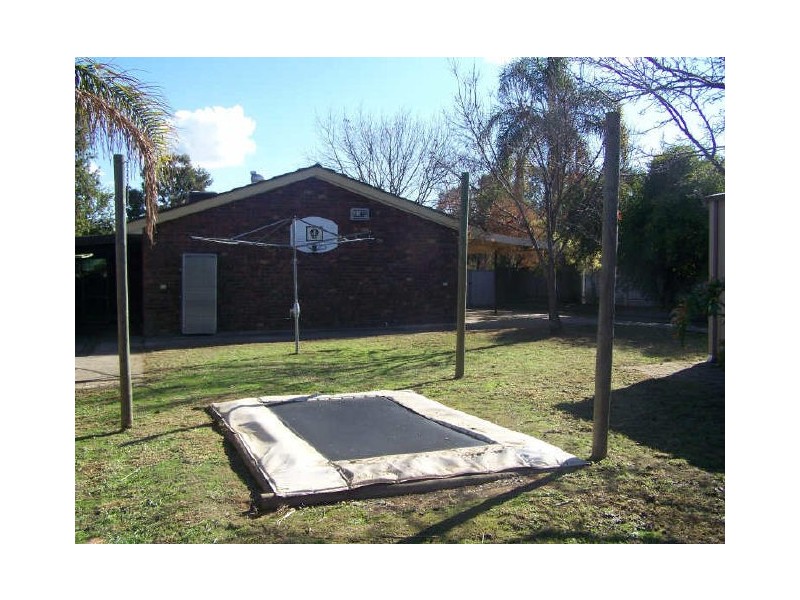 4 Kimberley Court, Lavington NSW 2641