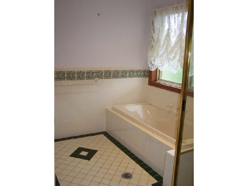 24 Unger Street, Lavington NSW 2641