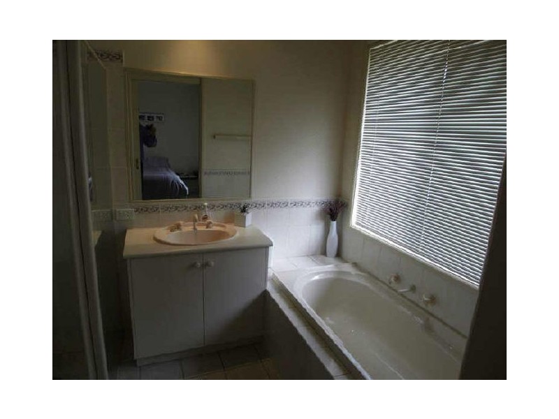 7 Beaus Court, East Albury NSW 2640