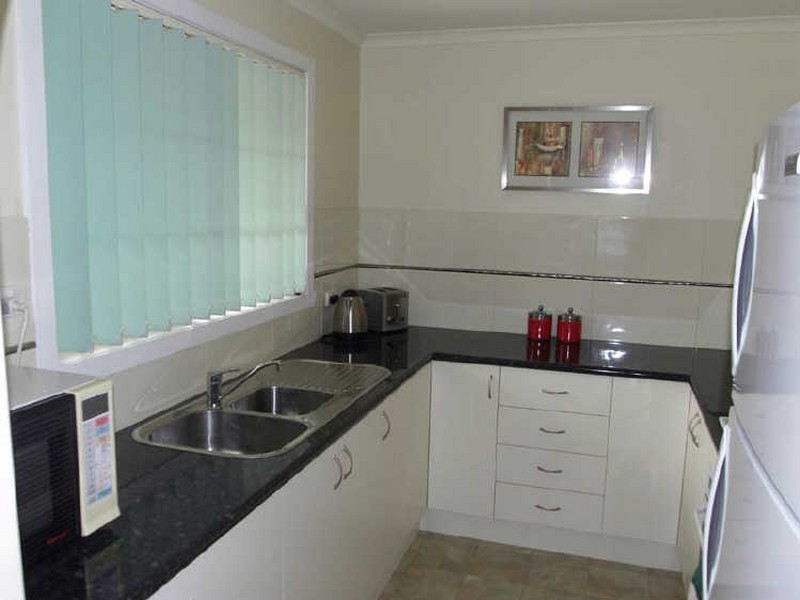 4/408 Kotthoff Street, Lavington NSW 2641