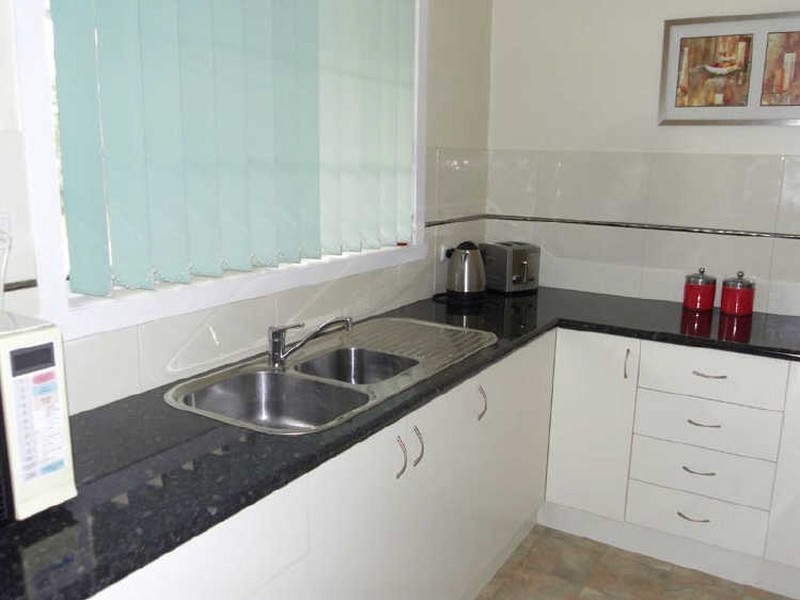 4/408 Kotthoff Street, Lavington NSW 2641