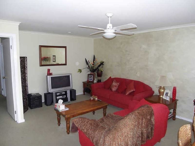 4/408 Kotthoff Street, Lavington NSW 2641