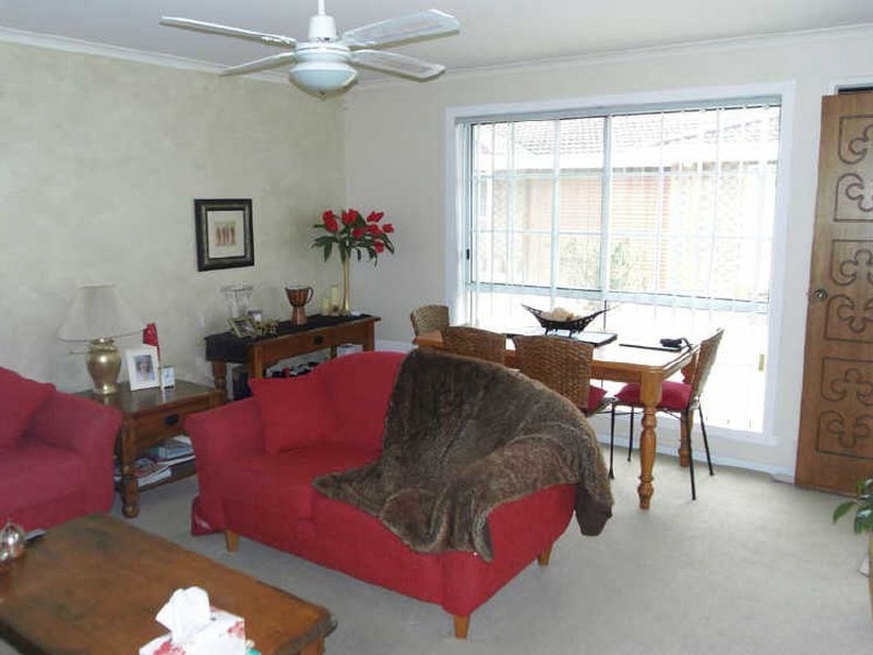 4/408 Kotthoff Street, Lavington NSW 2641