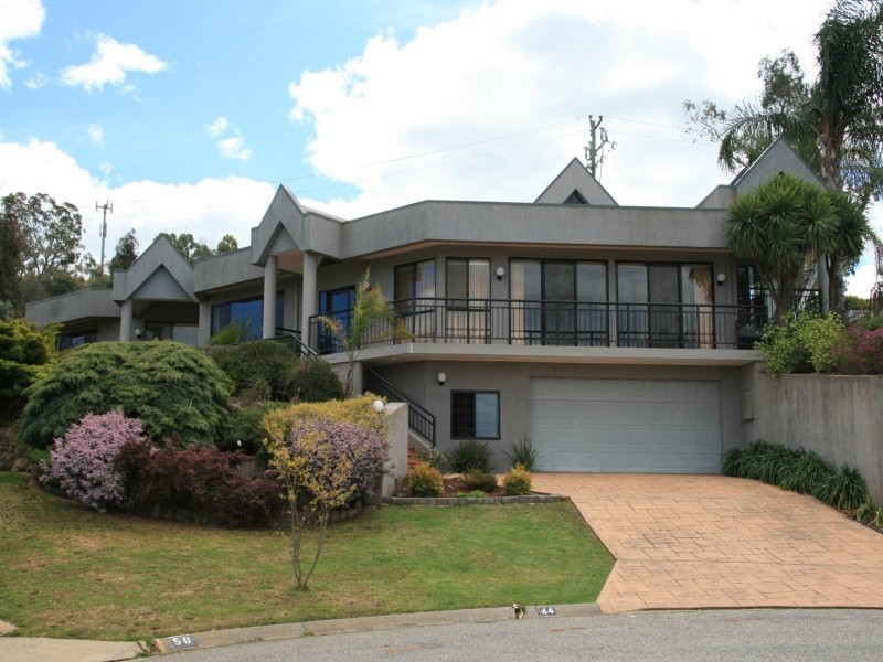 44 Janette Court, Lavington NSW 2641