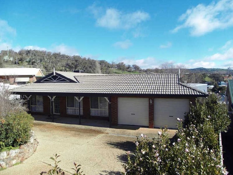 22 Hamilton Valley Court, Lavington NSW 2641