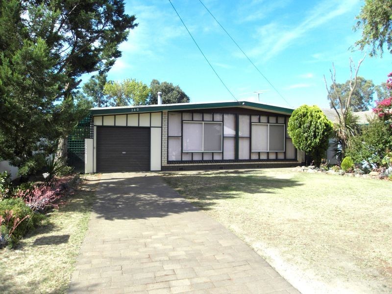 240 Kooba Street, Lavington NSW 2641