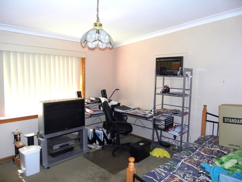 240 Kooba Street, Lavington NSW 2641