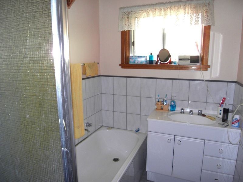 240 Kooba Street, Lavington NSW 2641