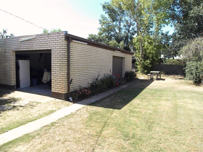 240 Kooba Street, Lavington NSW 2641