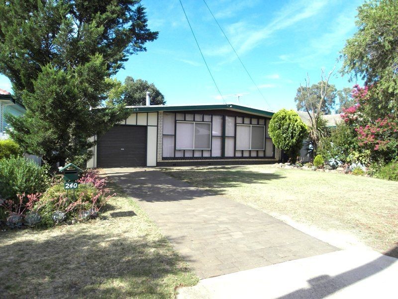 240 Kooba Street, Lavington NSW 2641
