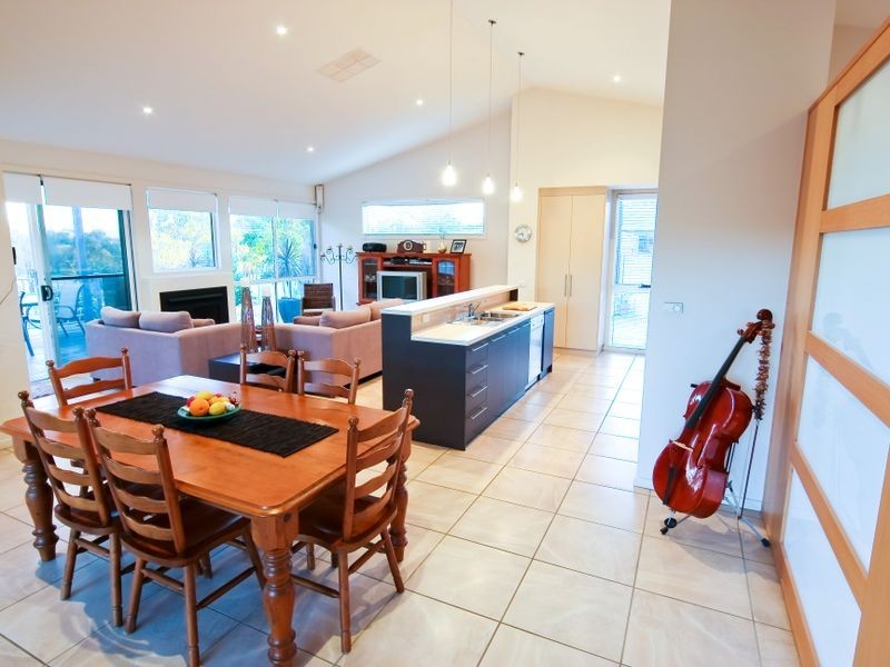 37 Newton Circuit, Thurgoona NSW 2640