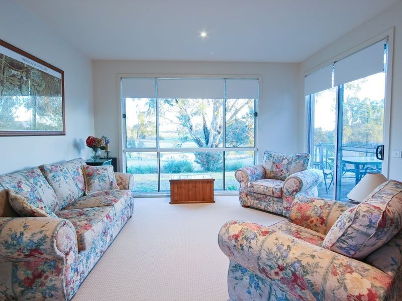 37 Newton Circuit, Thurgoona NSW 2640