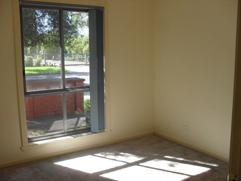 1/567 Webb Street, Lavington NSW 2641