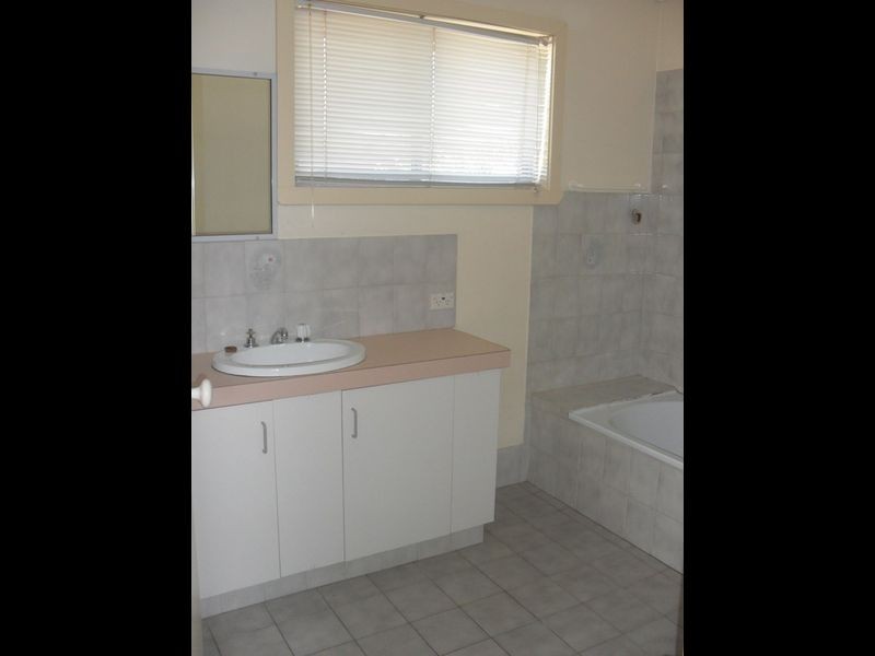 1/567 Webb Street, Lavington NSW 2641