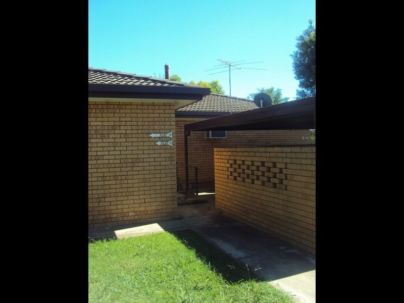 1/409 Griffith Road, Lavington NSW 2641