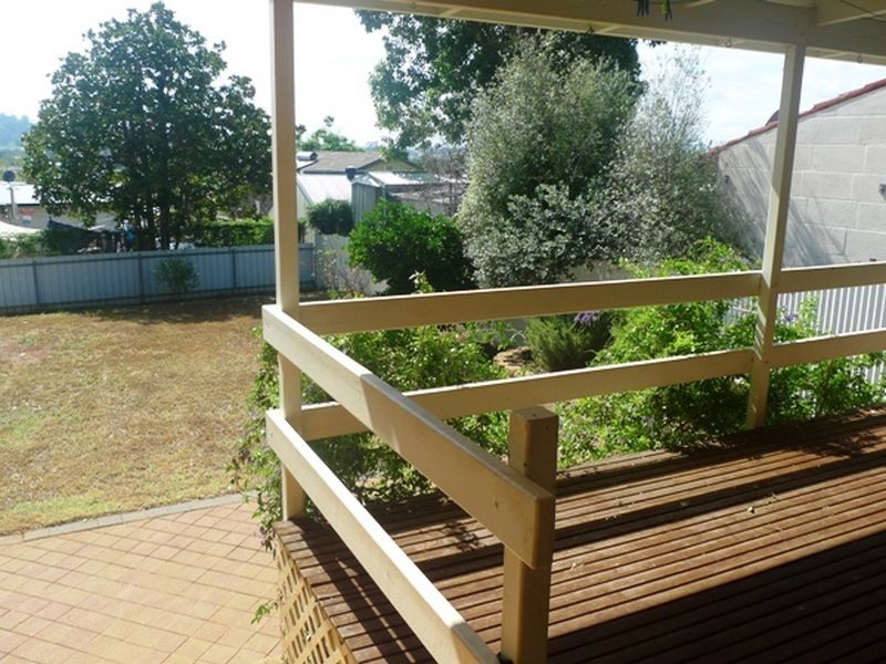 296 Highview Crescent, Lavington NSW 2641