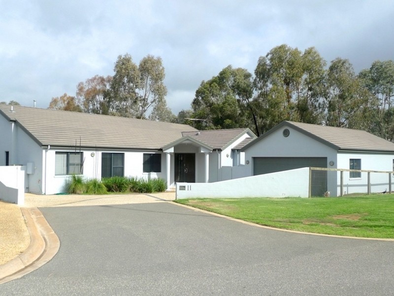 11 Spring Rise, West Albury NSW 2640
