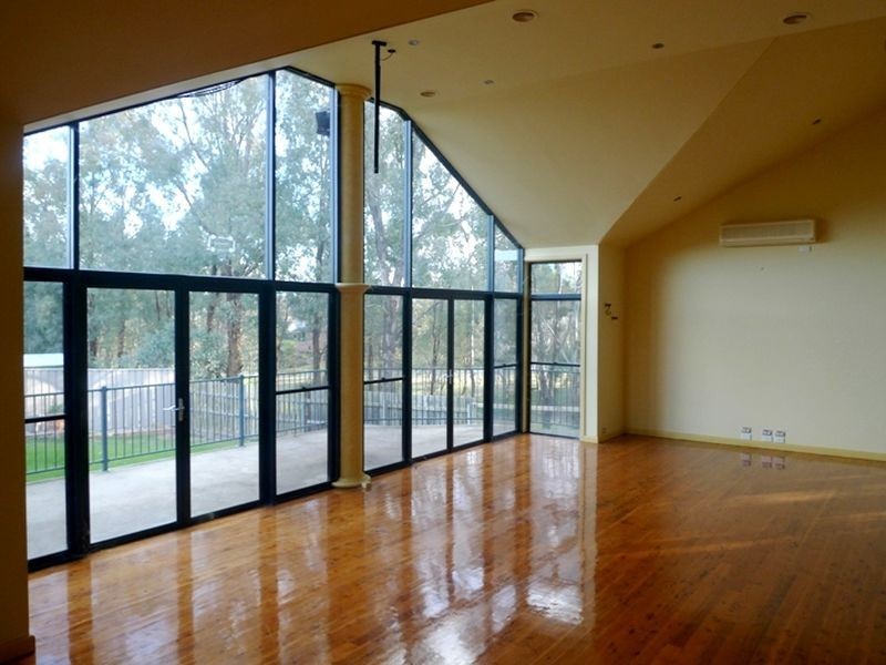 11 Spring Rise, West Albury NSW 2640