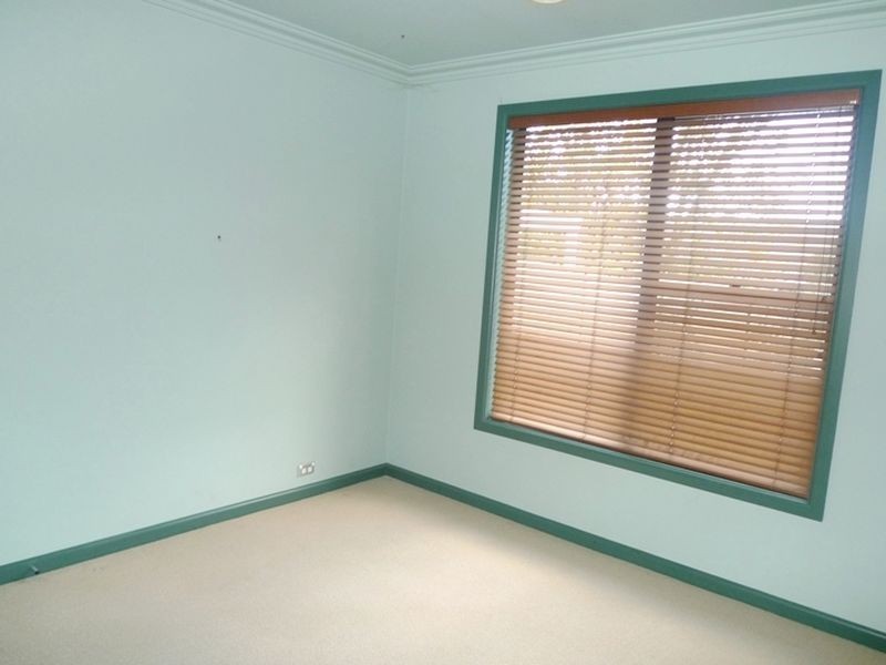 11 Spring Rise, West Albury NSW 2640