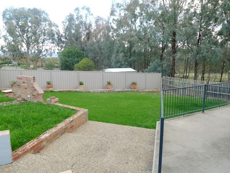 11 Spring Rise, West Albury NSW 2640
