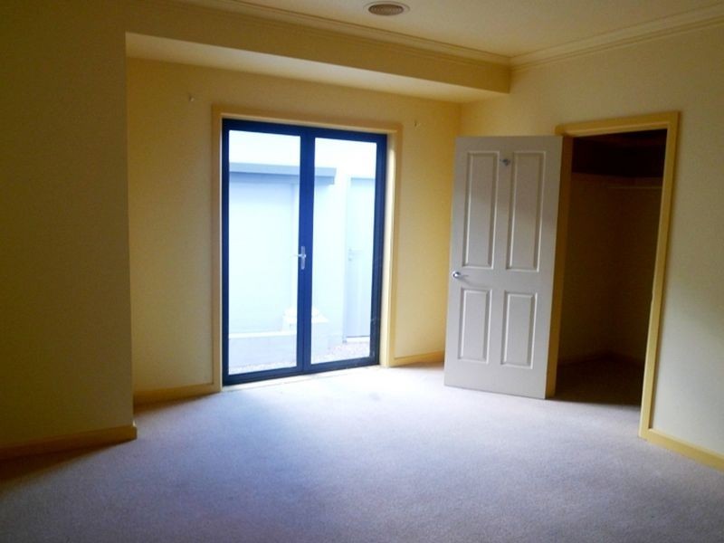 11 Spring Rise, West Albury NSW 2640