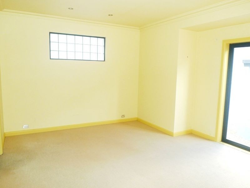 11 Spring Rise, West Albury NSW 2640