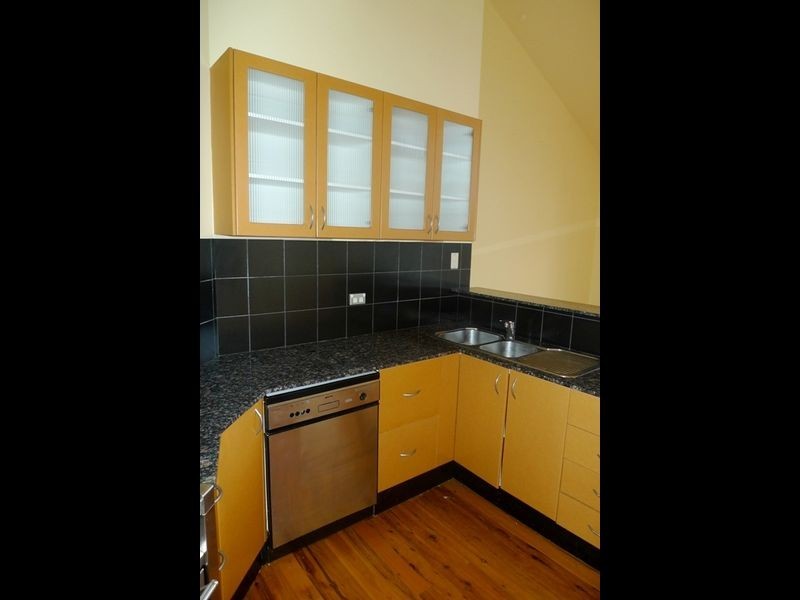 11 Spring Rise, West Albury NSW 2640