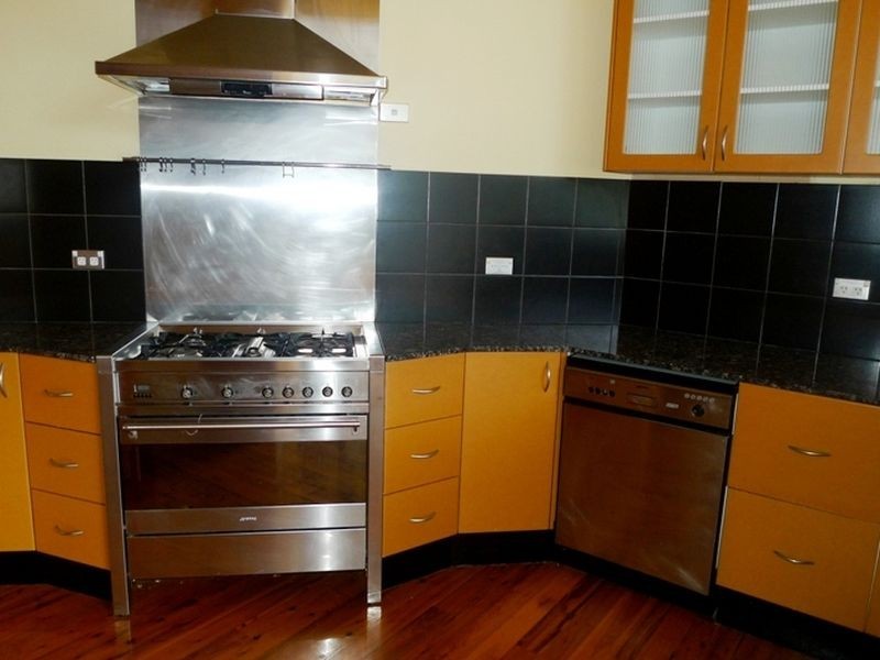 11 Spring Rise, West Albury NSW 2640