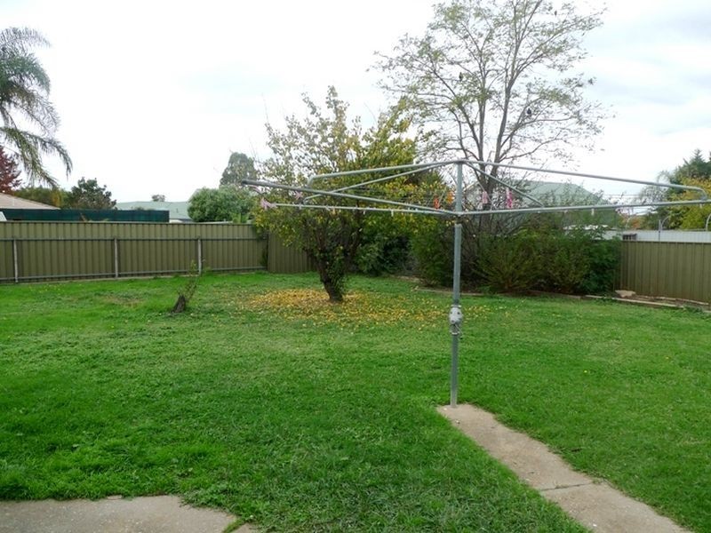 582 Prune Street, Lavington NSW 2641