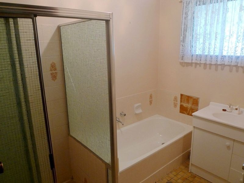 582 Prune Street, Lavington NSW 2641