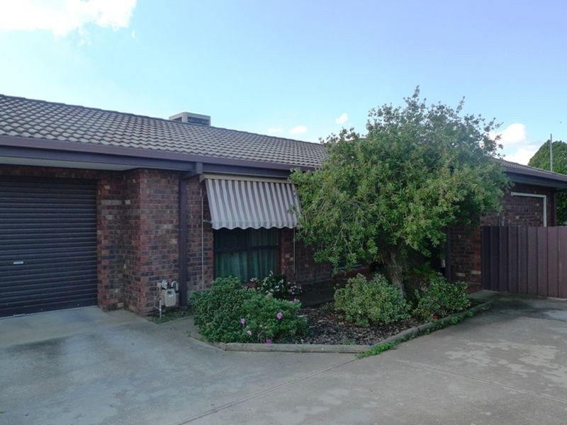 2/10 Brent Court, Lavington NSW 2641