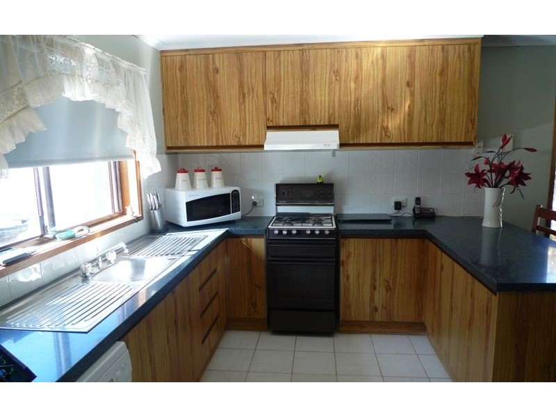 2/10 Brent Court, Lavington NSW 2641