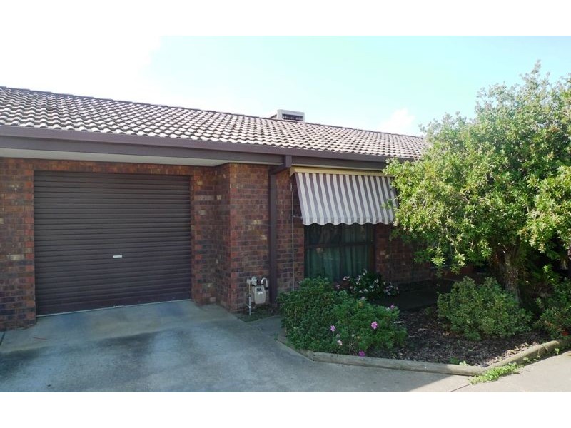 2/10 Brent Court, Lavington NSW 2641