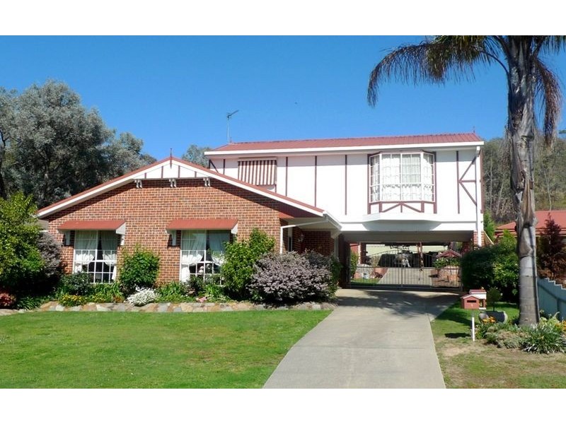 8 Harvey Court, Albury NSW 2640