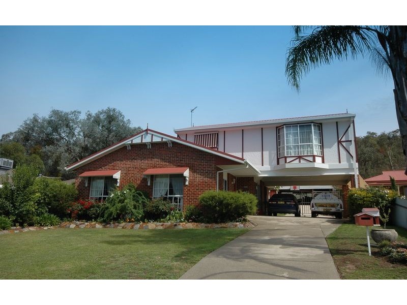 8 Harvey Court, Albury NSW 2640