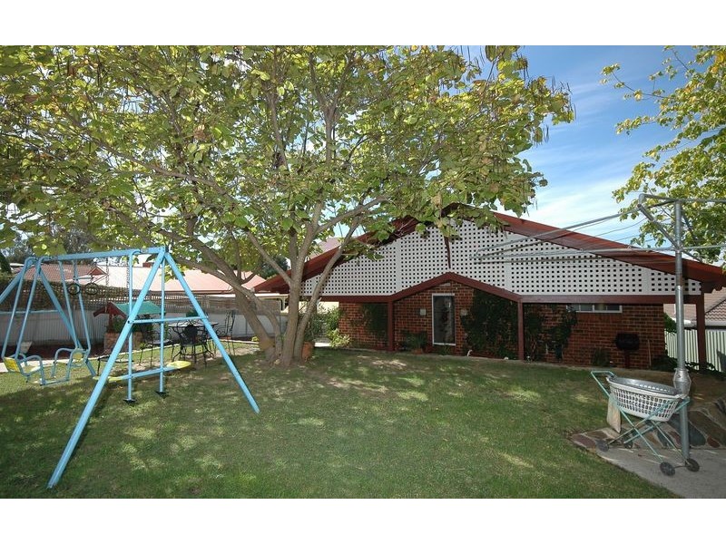 8 Harvey Court, Albury NSW 2640