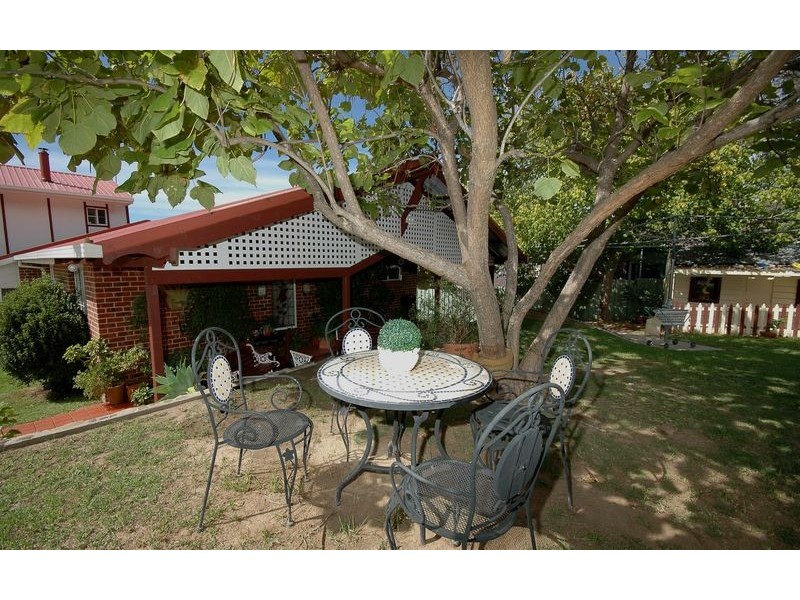 8 Harvey Court, Albury NSW 2640