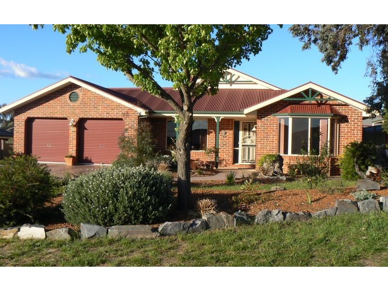 16 Honeysuckle Street, Thurgoona NSW 2640